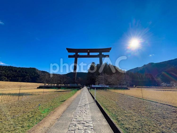 熊野本宮大社旧社地　大鳥居02 大鳥居,大斎原,熊野本宮大社の写真素材