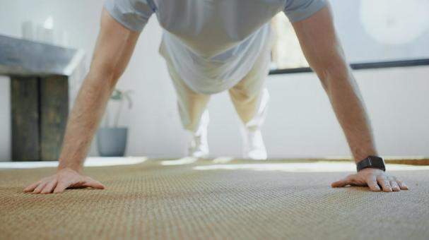 腕立て伏せをする男性の体 男性,外国人,欧米人の写真素材