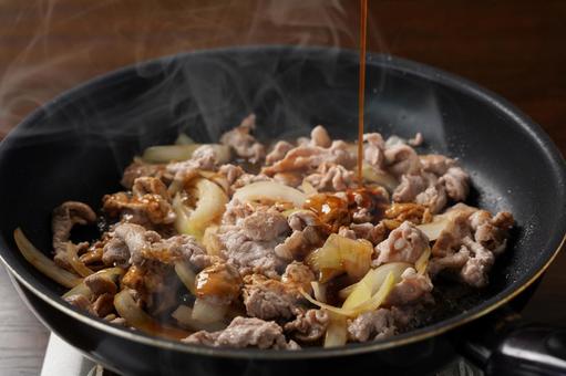 豚肉炒め 豚肉炒め 豚こま,豚こま切れ,豚こま肉の写真素材