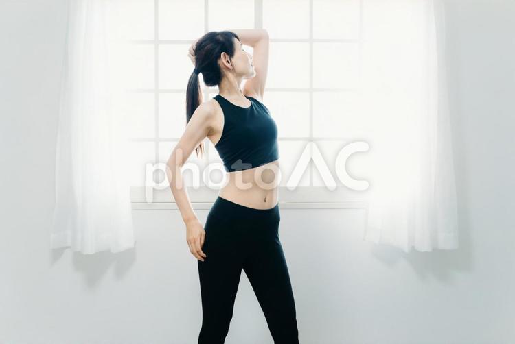 女性のボディ（横顔） 美ボディ,女性,ヨガの写真素材