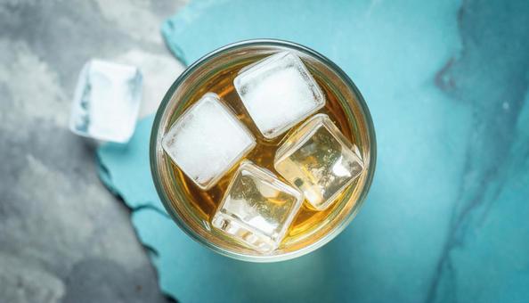 ウイスキー 水割り ウイスキー 水割りの写真