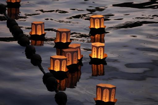 灯篭流し 灯篭流しの写真