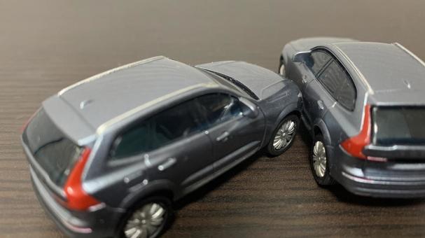 Image of car accident, traffic accident, automatic car insurance, automatic car accident, JPG