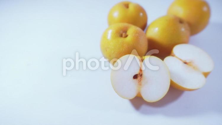 秋の味覚、フレッシュな梨の背景素材 ナシ,梨,フルーツの写真素材