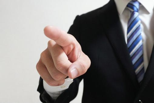 指摘、注意するビジネスマンのイメージ① 指摘、注意するビジネスマンのイメージ① 指摘,指差し,指差すの写真素材