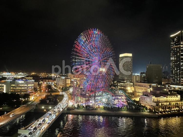 みなとみらい　夜景　観覧車 みなとみらい,夜景,観覧車の写真素材