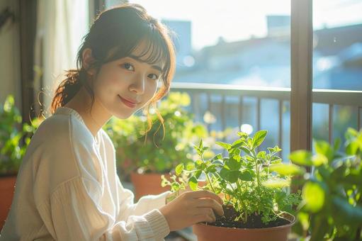 ガーデニングをする女性 ガーデニングをする女性の写真