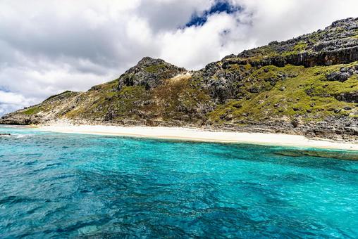 小笠原諸島 海と青い空 小笠原諸島 海と青い空の写真