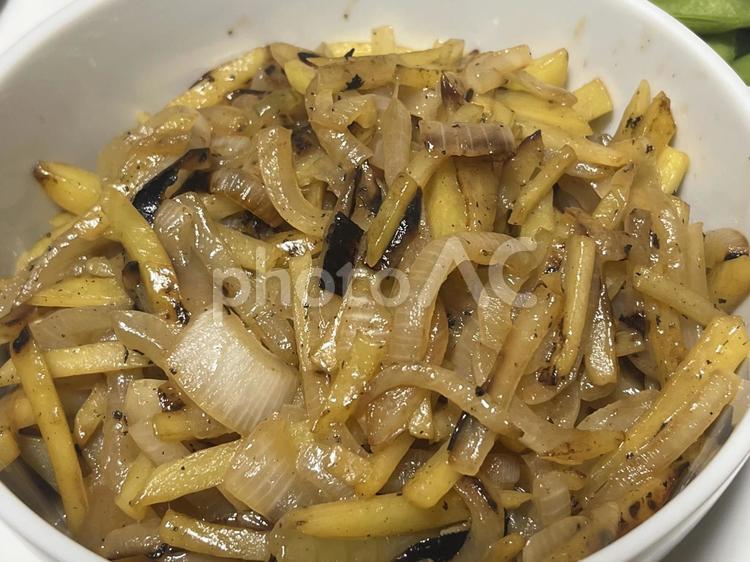 玉ねぎとじゃがいも炒め おかず,じゃがいも,ジャガイモの写真素材