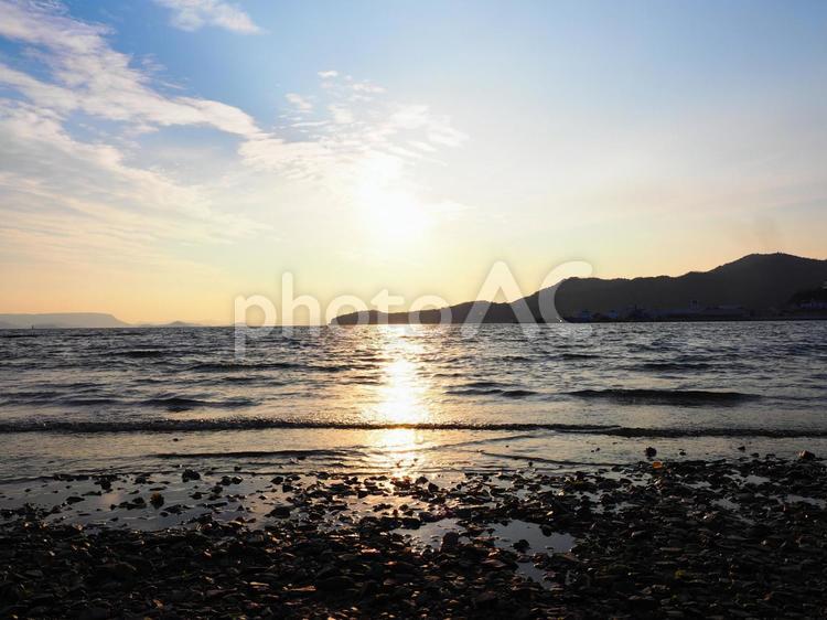夕暮れの海岸 海,夕方,海岸の写真素材