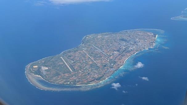 飛行機から見る伊江島 伊江島,離島,島の写真素材
