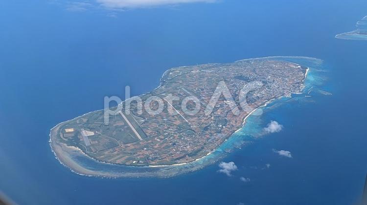 飛行機から見る伊江島 伊江島,離島,島の写真素材