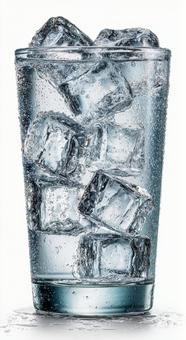 渇きを癒す、氷入りグラスのクローズアップ 渇きを癒す、氷入りグラスのクローズアップの写真
