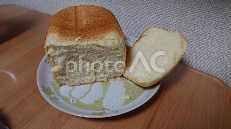 生クリームたっぷりの自家製パン パン,何人もありません,朝食の写真素材