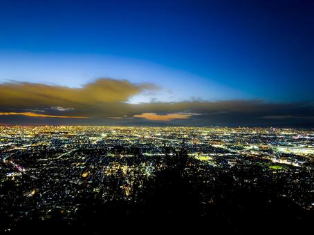 山から見る夜景 山から見る夜景の写真
