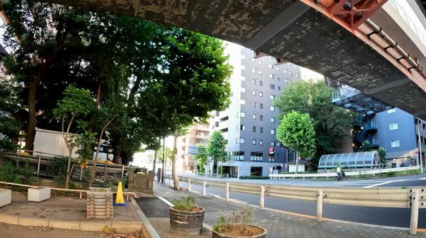 東京都中央区日本橋中洲の高架下 東京都中央区日本橋中洲の高架下 桁下注意,ガード,ガード下の写真素材