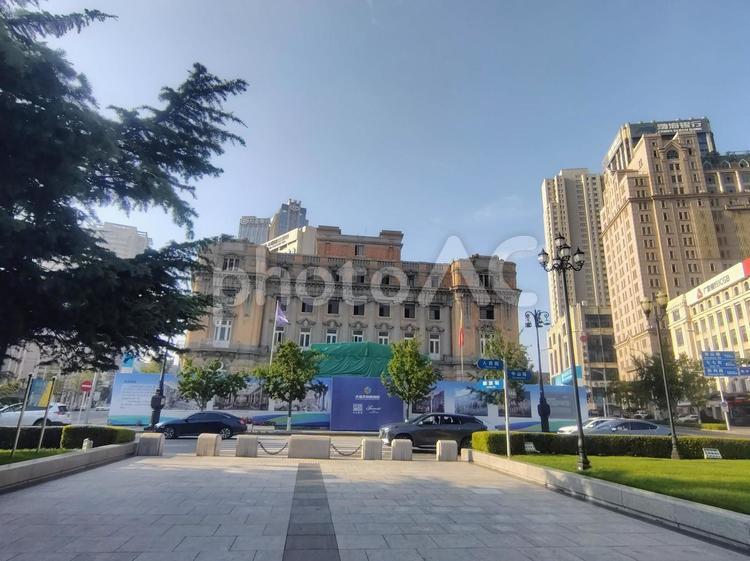 旅の始まり、静かな朝の中国の街 大連,中国,街並みの写真素材