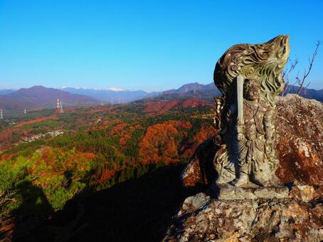 日本百低山・嵩山不動岩 嵩山,不動岩,不動尊の写真素材