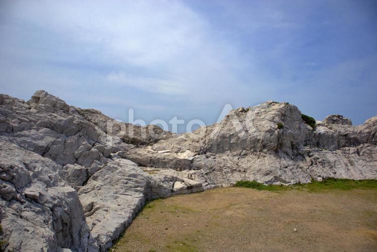 白崎海洋公園の奇岩と夏空 白崎海洋公園,夏,空の写真素材