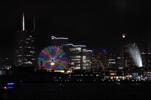 クルーズ船から見たみなとみらいの夜景 クルーズ船から見たみなとみらいの夜景 風景,横浜市,みなとみらいの写真素材