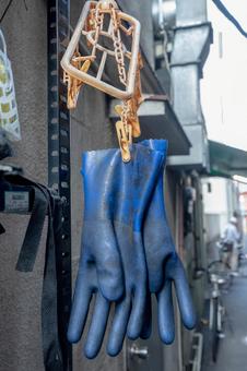 汚れたゴム手袋 汚れたゴム手袋 ゴム手袋,rubberーgloves,glovesの写真素材