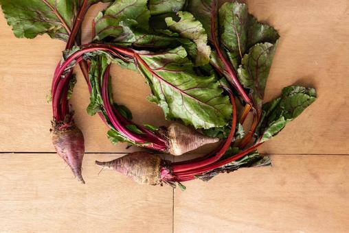 葉っぱ付きのビーツ ビーツ,赤,野菜の写真素材