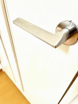 門把手 001 白門(垂直位置) 門把手 001 白門(垂直位置)