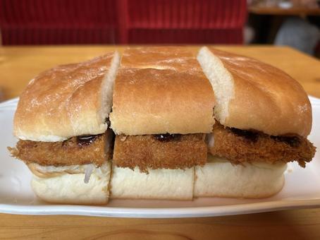 みそカツパンの写真