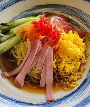 冷やし中華 冷やし中華 冷やし中華,麺類,冷たいの写真素材