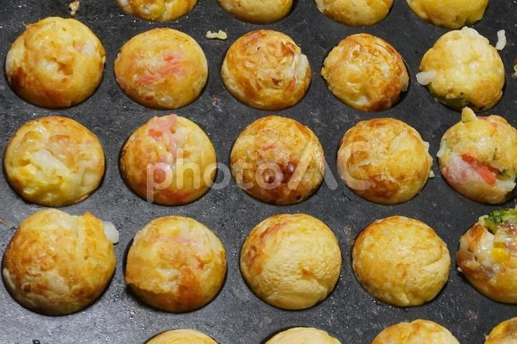 たこ焼きを焼く たこ焼き,b級グルメ,粉もんの写真素材