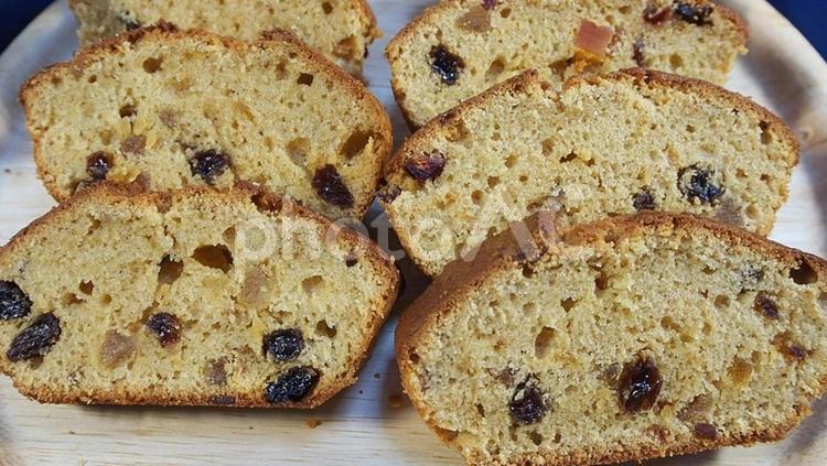 家庭料理・フルーツパウンドケーキ(接写) 家庭料理・フルーツパウンドケーキ(接写) パウンドケーキ,フルーツ,フルーツケーキの写真素材