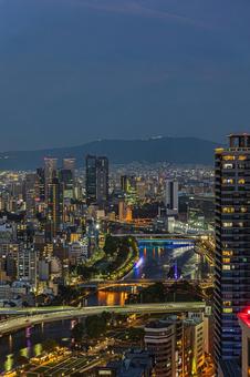 都市夜景 ステーションワン,淀屋橋,大阪の写真素材