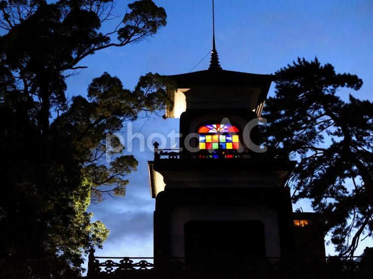 金沢　尾山神社のステンドグラスと三日月 尾山神社,三日月,人気スポットの写真素材