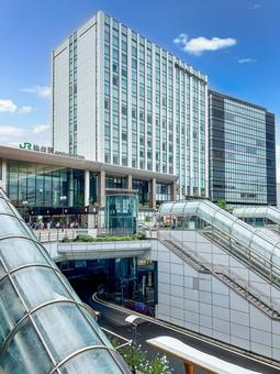 オフィスビルやホテルが立ち並ぶ仙台駅東口 仙台駅,東口,ターミナル駅の写真素材