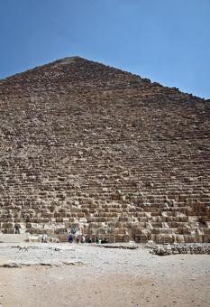 The frighteningly steep Pyramid of Khufu, JPG