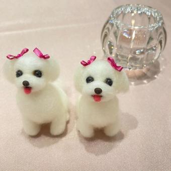 羊毛フェルトのマルチーズ犬 ぬいぐるみ,羊毛フェルト,犬の写真素材