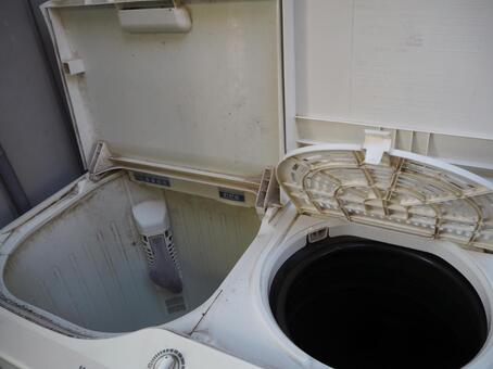 Two-tub type washing machine 2 Two-tub type washing machine 2