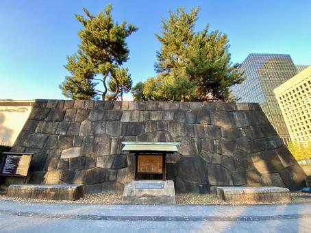 江戸城跡制札と石垣 江戸城跡制札と石垣 皇居,江戸城跡,石垣の写真素材