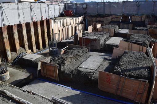 施工中の基礎工事現場 基礎工事現場,基礎工事,ビル基礎工事の写真素材