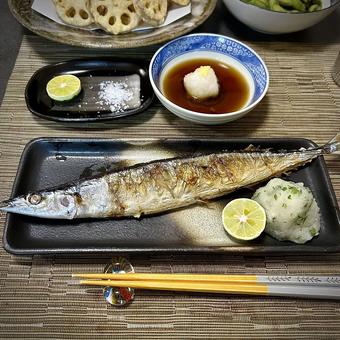 秋刀魚の塩焼き 秋刀魚の塩焼き 旦那飯,男の料理,手料理の写真素材
