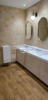 公衆トイレの洗面スペース レストルーム,洗面台,洗面所の写真素材