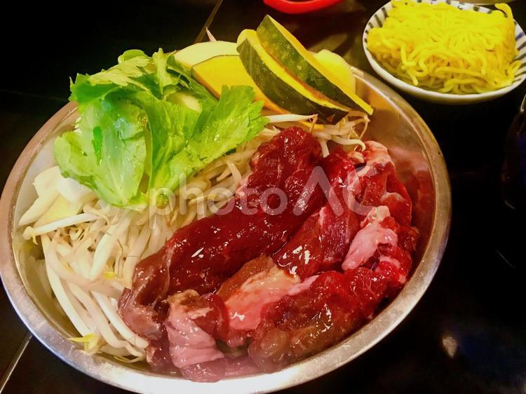 北海道、名物の肉料理ジンギスカン 北海道,ラム肉,ジンギスカンの写真素材