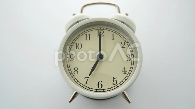 アンティーク時計、7時（19時） 時計,7時,19時の写真素材