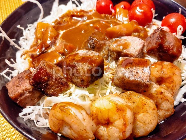 カレーキャベツにサイコロステーキと海老 キャベツ,置き換えダイエット,カレーの写真素材