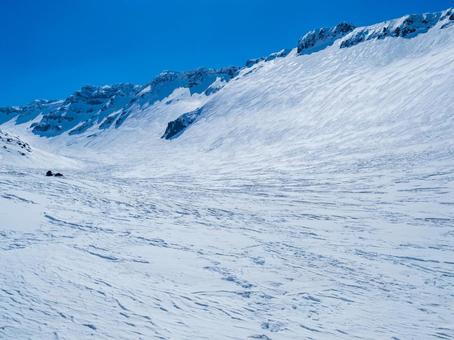 残雪期鳥海山 残雪期鳥海山の写真