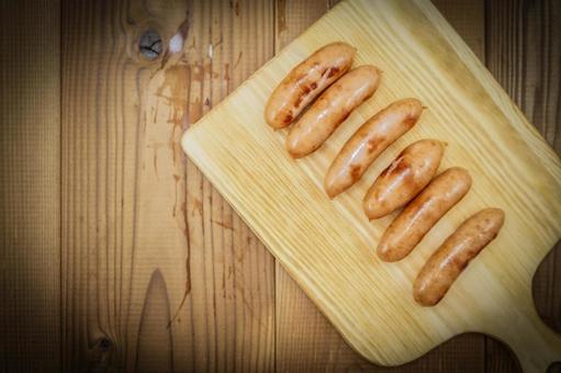 焼き上げたソーセージのクローズアップ 焼き上げたソーセージのクローズアップの写真