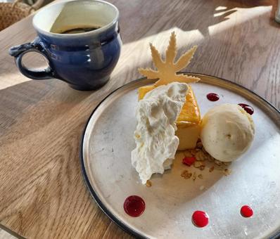 Cheesecake at the cafe, JPG Cheesecake at the cafe, JPG