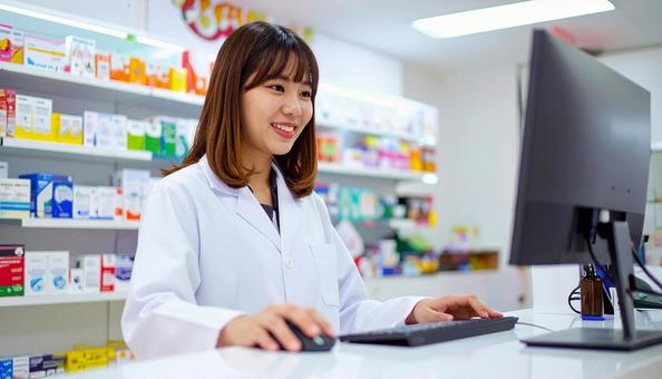 働く薬剤師 働く薬剤師の写真