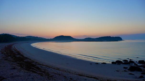 Tsutsukihama Beach at sunrise in Iki City, Nagasaki Prefecture, JPG