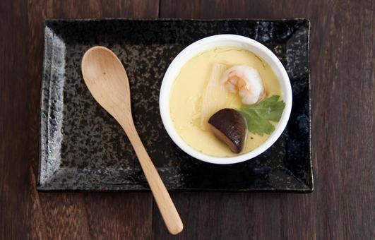 和風茶碗蒸しと木の匙 和風茶碗蒸しと木の匙 茶碗蒸し,和食,蒸し料理の写真素材